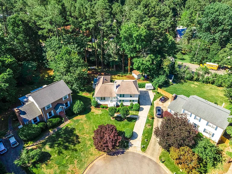 5600 Laniel Ct — Photo 28