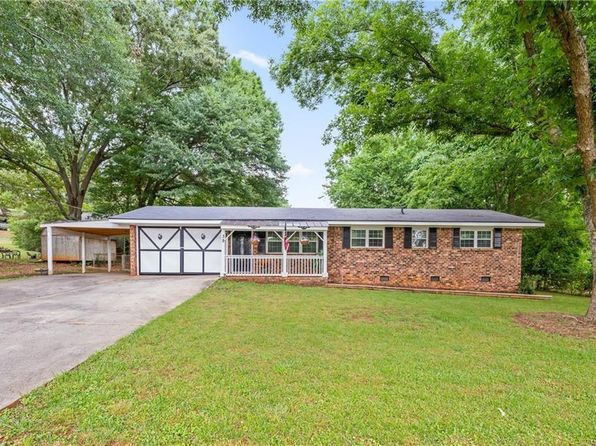 39 Jim Ln SE