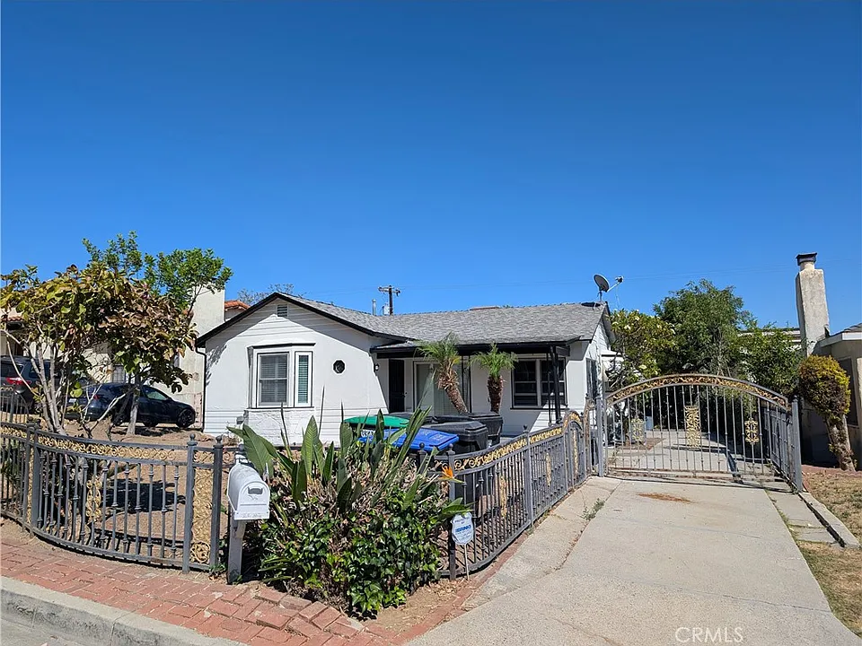 430 De La Fuente St