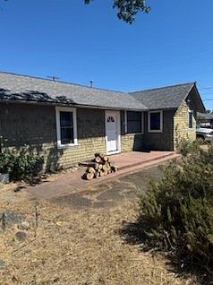 3rd image of 17 Maple St
