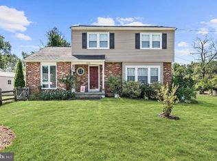 1318 E Trace Dr, Glendora, NJ 08029