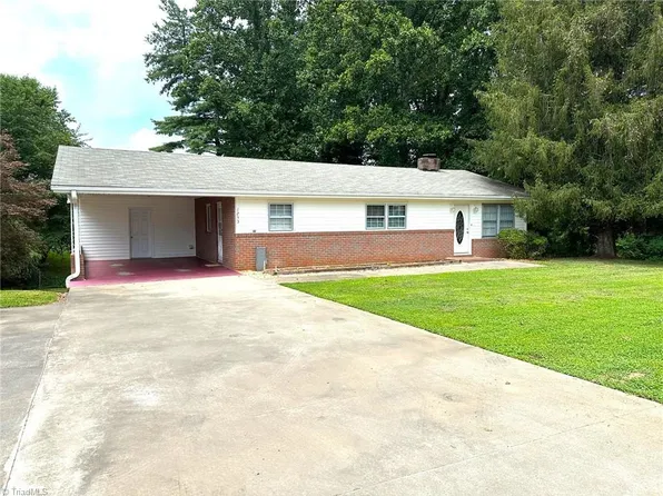 1253 Sparta Rd, North Wilkesboro, NC 28659