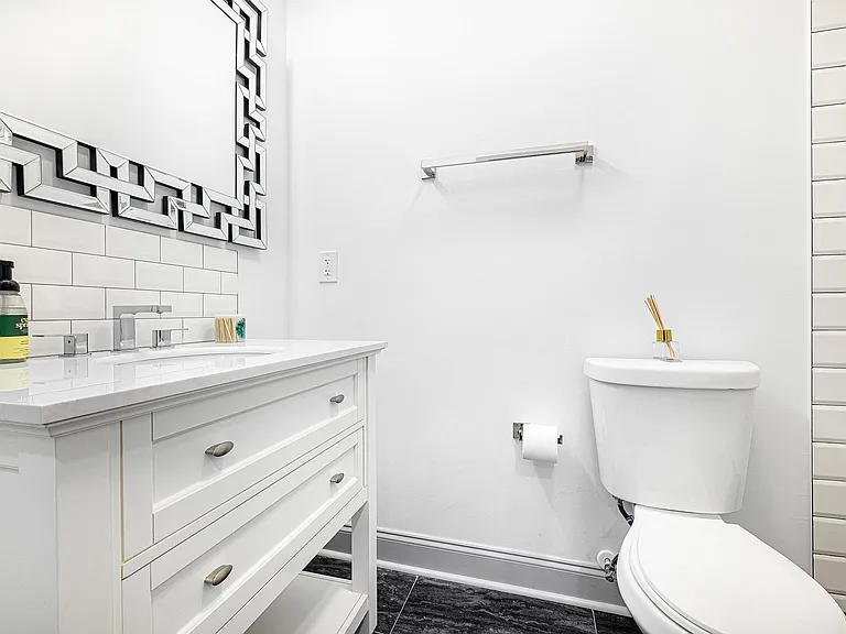 5460 Scofield Rd #B — Photo 11