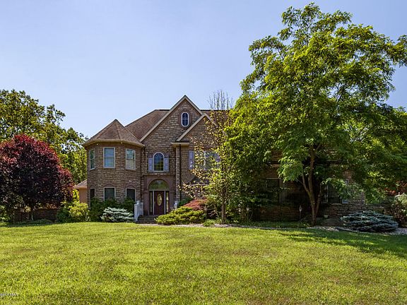 4th image of 404 Joanne Ct