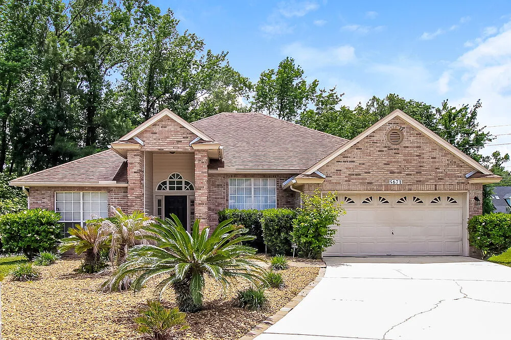 4 bed, 2.0 bath, 2154 sqft, $4,020 — Photo 1