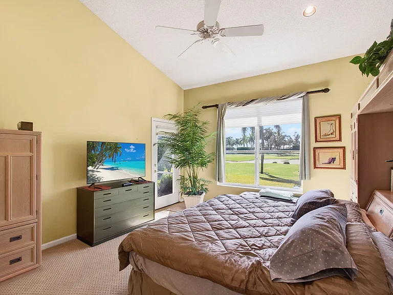 6862 Swansea Ln — Photo 28