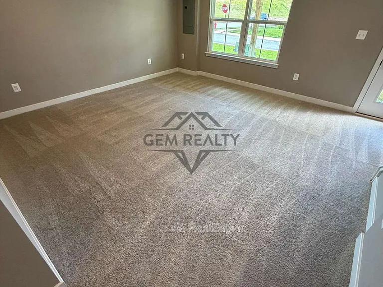 8700 Stevenson Ln — Photo 12