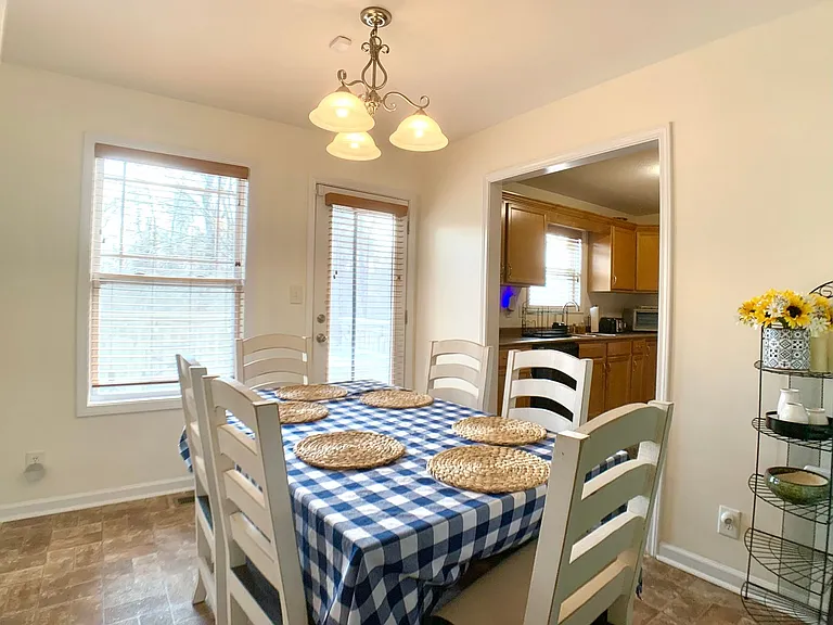 1016 Sunset Dr — Photo 16