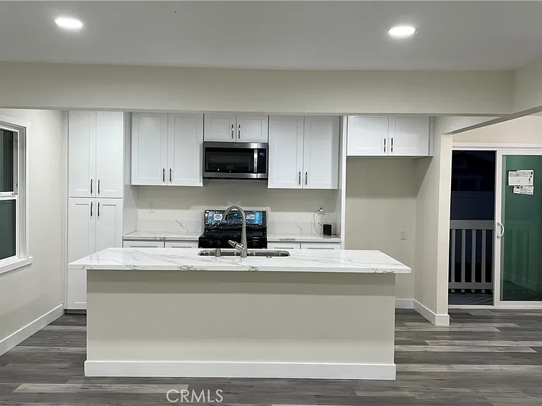600 W Wilshire Ave — Photo 5
