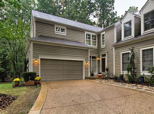 11401 Hollow Timber Ct, Reston, VA 20194