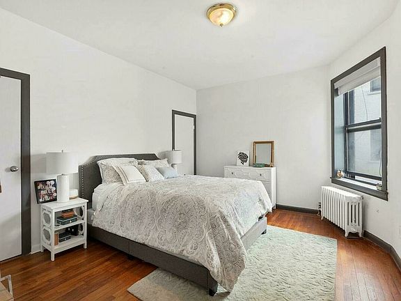 3rd image of 8 Magaw Pl APT 22B
