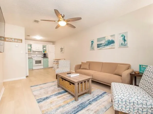 1301 Redwood Ln APT E, Gulf Breeze, FL 32563
