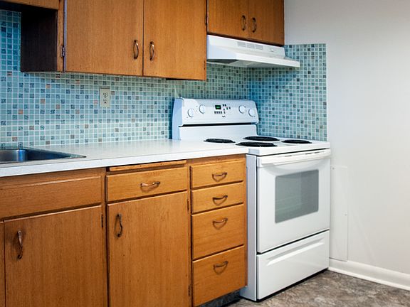 2nd image of 2621 Scenic Dr S #4