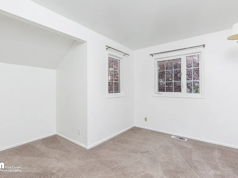 1821 Commodore Dr — Photo 20