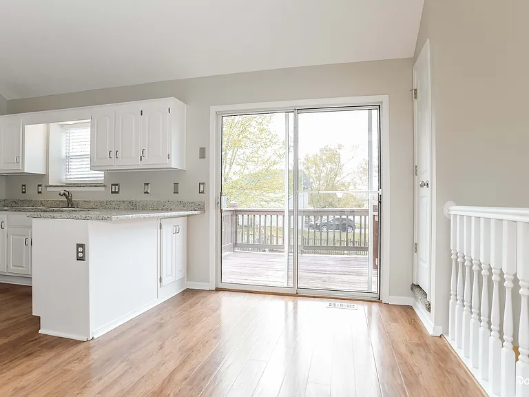 1611 Tyler Dr — Photo 3