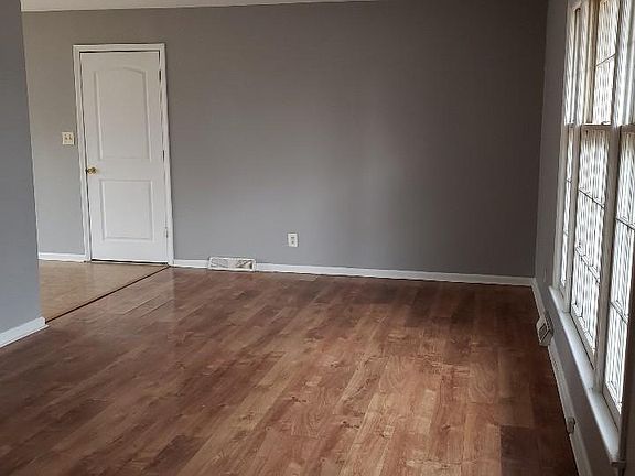 2nd image of 13219 Herrick Ave