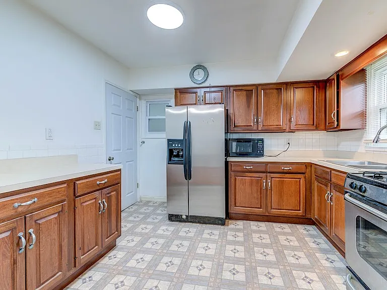 4469 Mohegan Dr — Photo 17