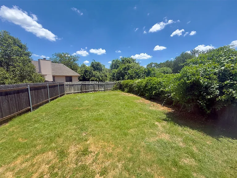 2305 Whitlow Cv — Photo 10