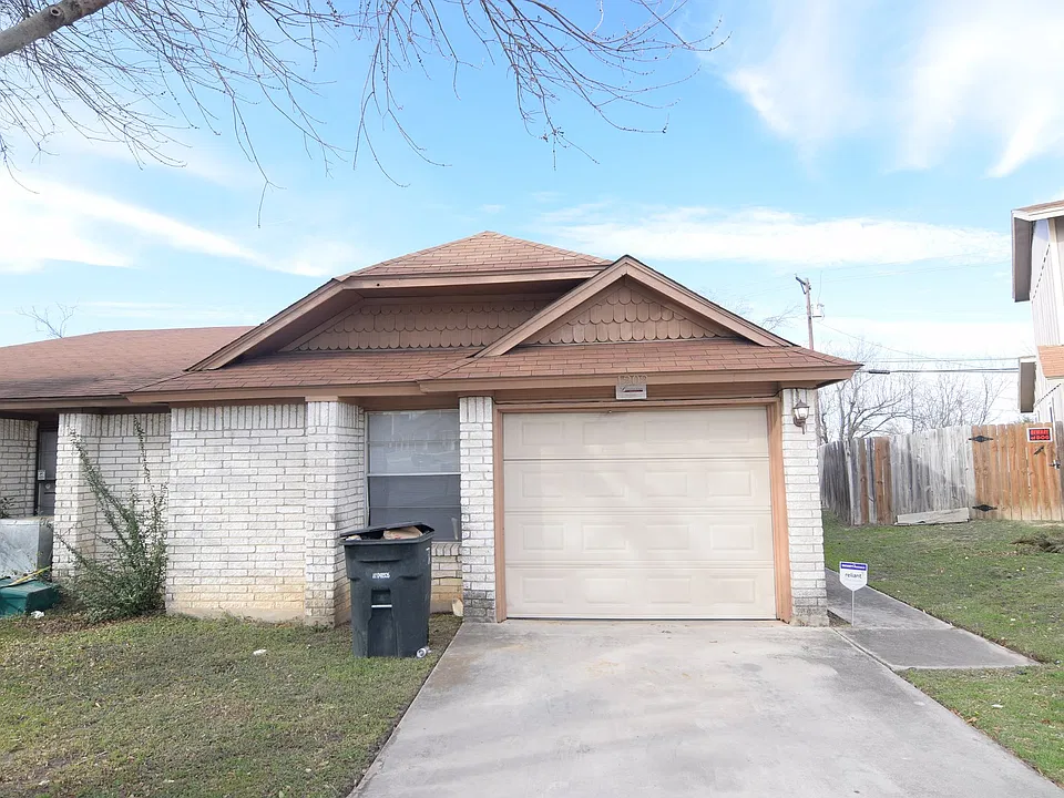 1202 Westway Cir