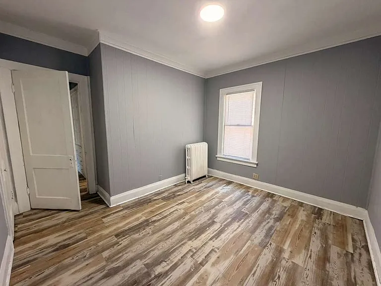 2042 Joffre St #1 — Photo 13