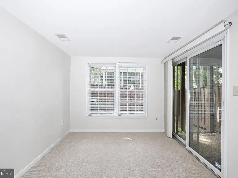 3940 Kathryn Jean Ct — Photo 36