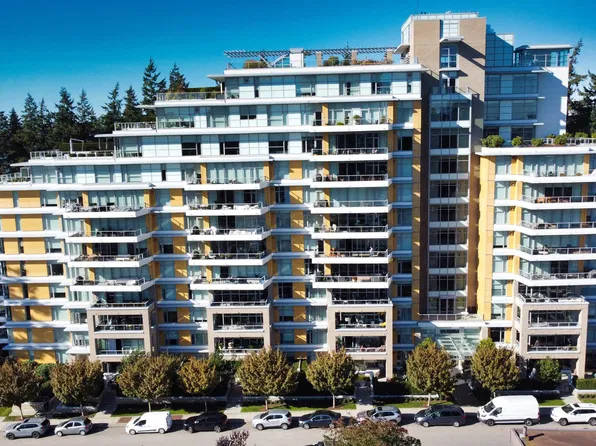 1501 Vidal St #206, White Rock, BC V4B 0B5