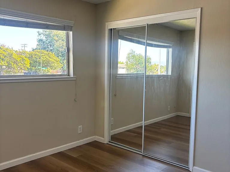 4589 Hamilton Ave — Photo 7
