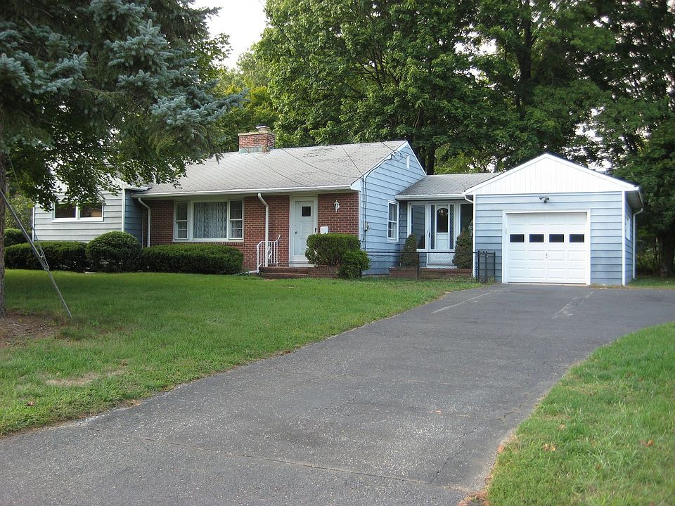 3 BR ranch with attached garage