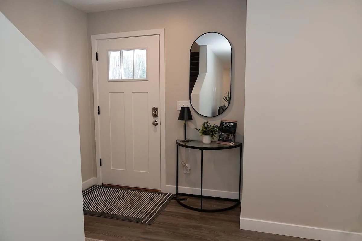3 bed, 2.0 bath, 1392 sqft, $3,100 — Photo 2