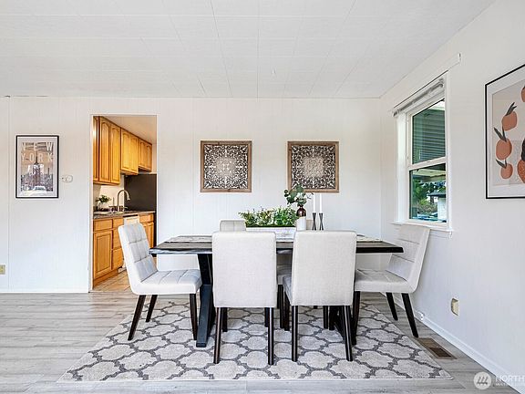 4th image of 2807 NE 16th Street