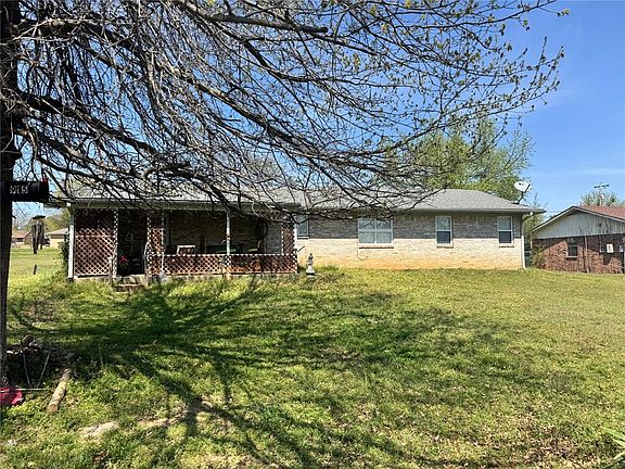 4th image of 915 Maple Shade Rd