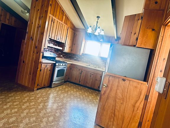 5th image of 1111 N Bell Ave