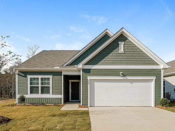 200 Babbling Brook Dr, Clayton, NC 27520