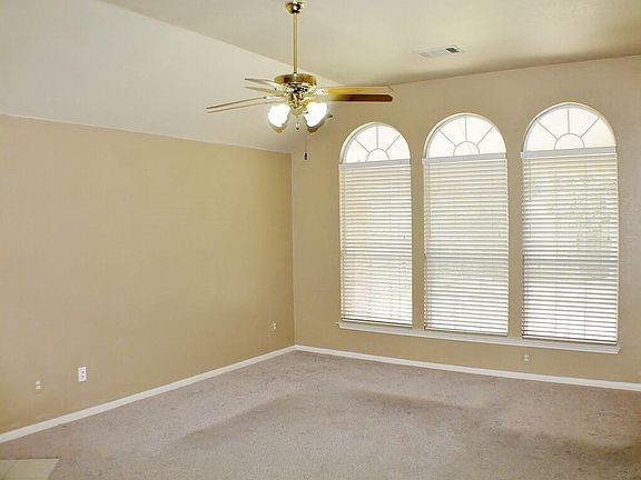 3rd image of 3124 Buena Vista Dr