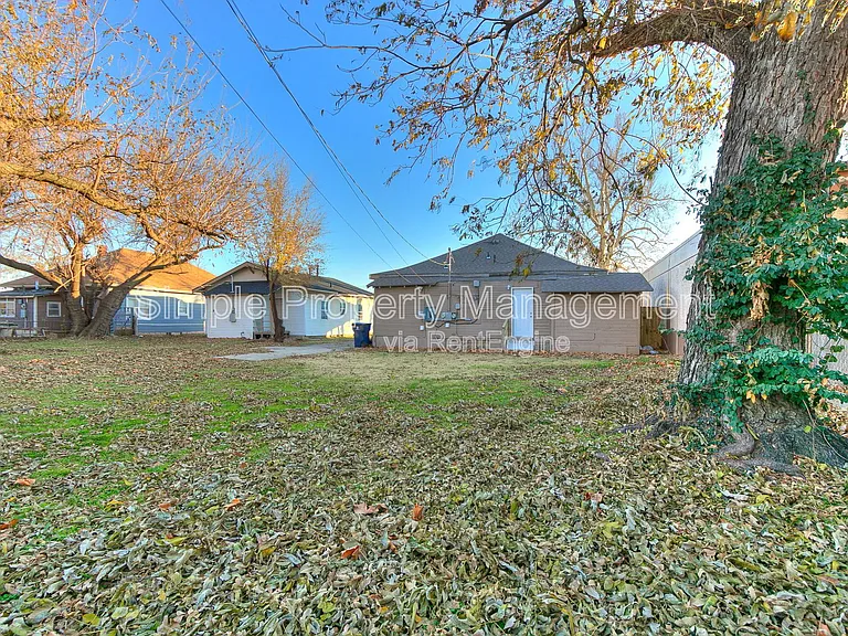 1719 NW 1st St — Photo 18