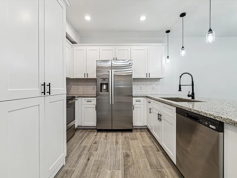 978 Marjorie St #1 — Photo 4