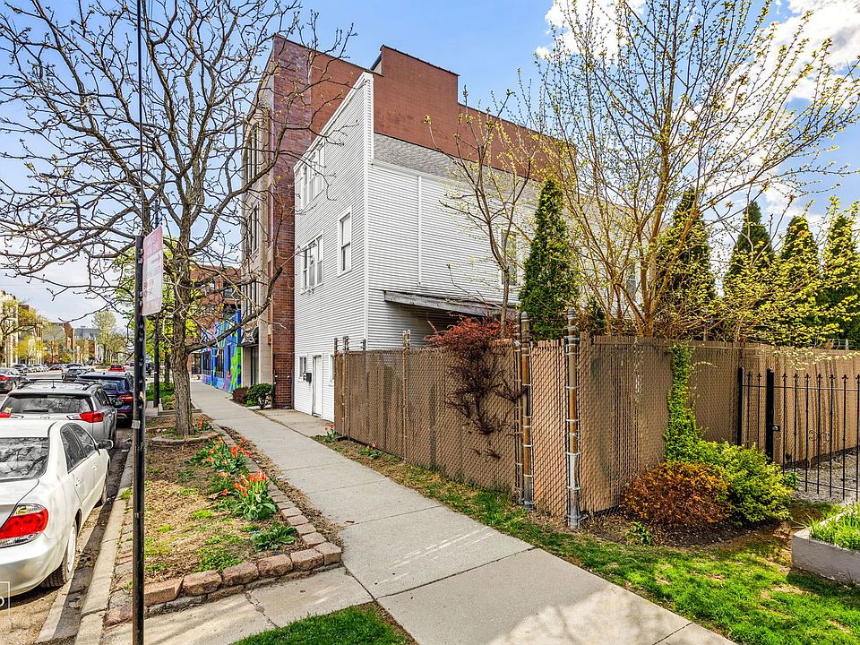 1st image of 3714 N Ashland Ave