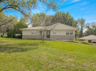 707 N McCleary Rd, Excelsior Springs, MO 64024