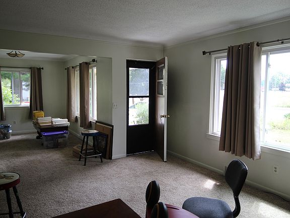 5th image of 218 W North St
