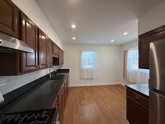 3rd image of 4809 N Opal Ave