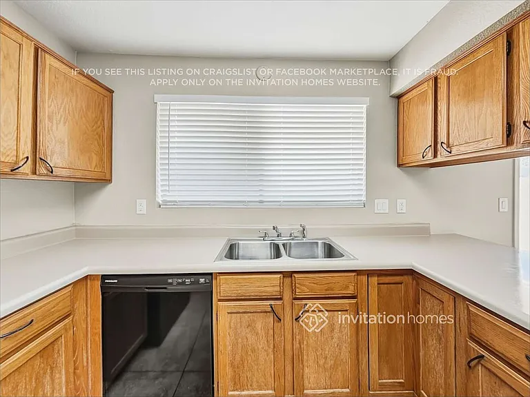 6526 N 69th Dr — Photo 11