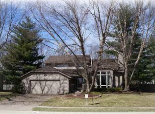 5392 Charter Oaks Dr, Bettendorf, IA 52722