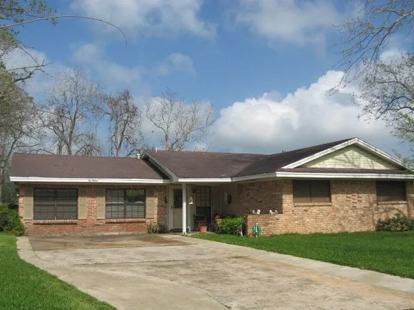 115 Glenwood St, Lake Jackson, TX 77566