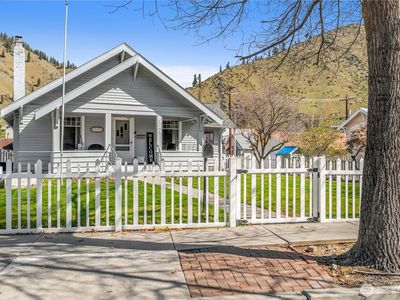 323 Cottage Avenue, Cashmere, WA, 98815