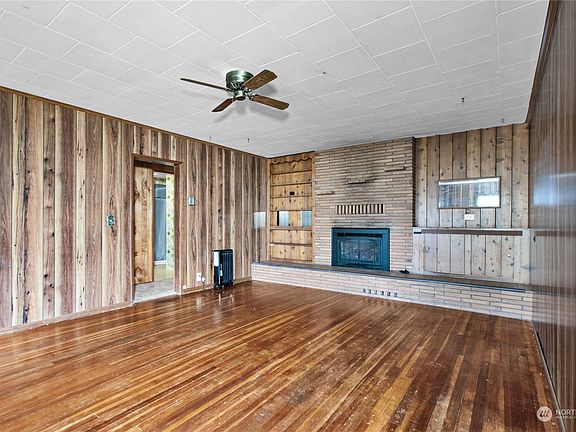 3rd image of 2421 Eureka Avenue