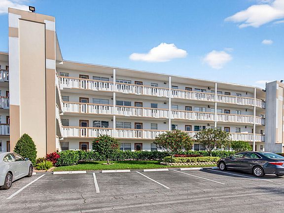 2nd image of 1017 Cornwall