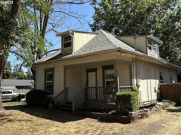 562 N 14th Ave, Cornelius, OR 97113