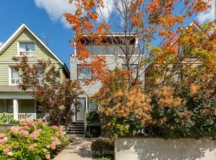 3212 Dundas St W, Toronto, ON M6P 2A3