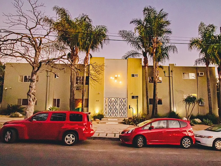 806 Coronado Ter #5 — Photo 3