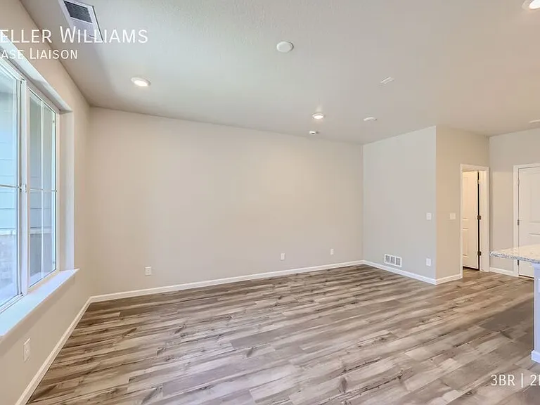477 Millwall Cir — Photo 3